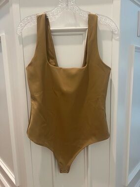 Good American Tan Scoop-Neck Bodysuit